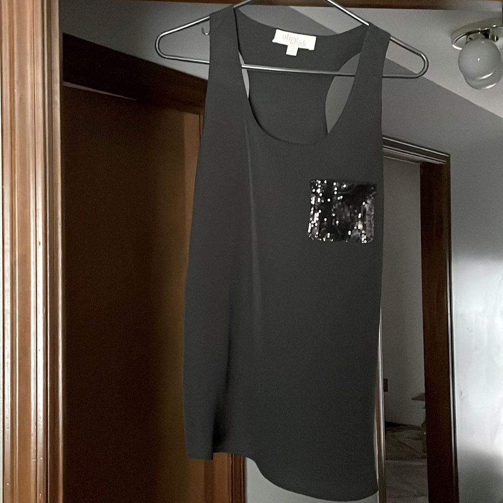Fantastic razor back shirt